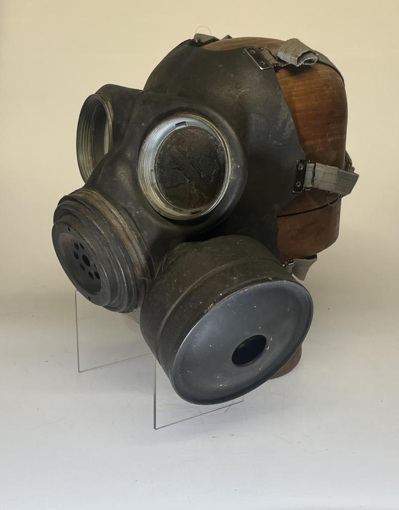 WW2 British, Issue, ‘L2’, Light Pattern Anti-Gas Respirator, 1943.