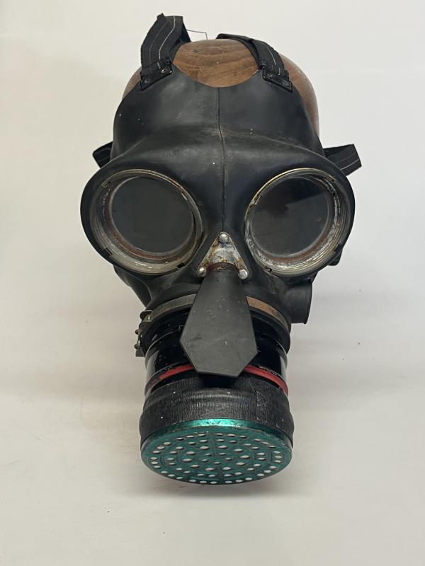 WW2, British, Civilian Duty Respirator and Haversack with Anti-Dim Tin and Cloth.